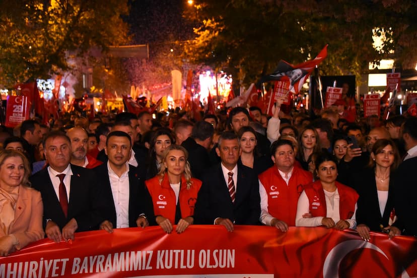 Kadıköy’de Milyonlar Cumhuriyet İçin Yürüdü