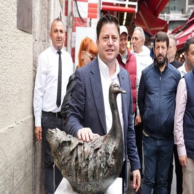 Kadıköy’ün Maskotu Rodi Yeniden Çarşı’da
