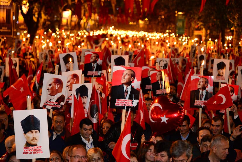 Kadıköy'de Yüz Binler Cumhuriyet İçin Yürüdü