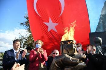 Kadıköy'de 29 Ekim Cumhuriyet Meşalesi Öğrenciler Olmadan Yakıldı