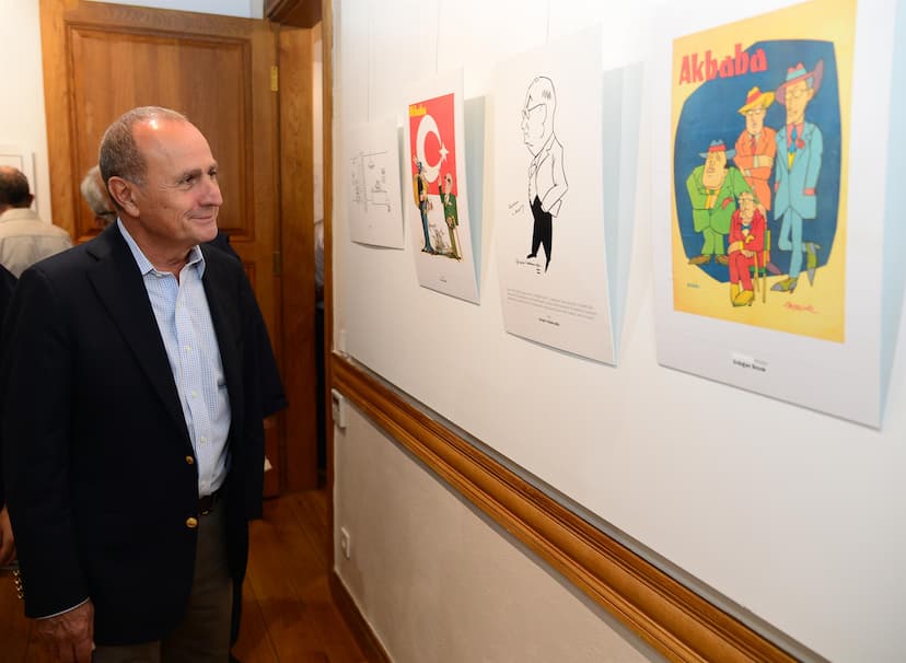 Siyaset Ve Karikatür Sergisi Açıldı