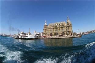 Haydarpaşa’dan Kitaplara Yolculuk  Var