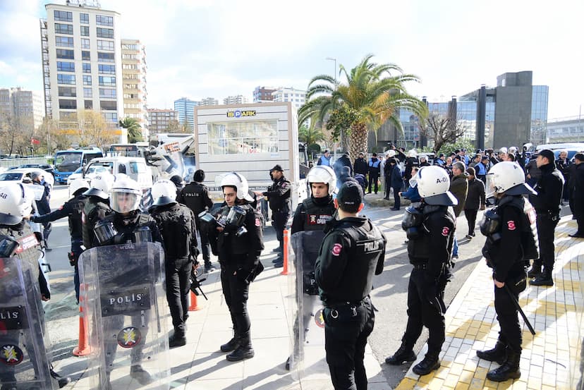 İBB Kadıköy Belediyesi Otoparkına El Koydu