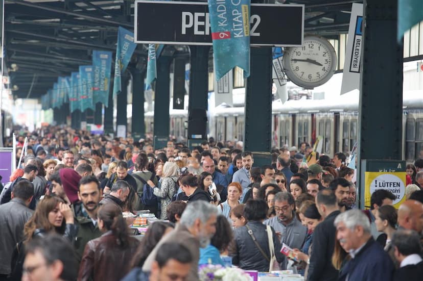 Haydarpaşa Garı'nda Kitap  Yolculuğu Sona Erdi