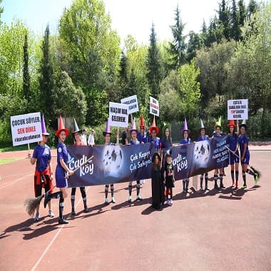 Kadıköy’de Kadınlar Şiddete Karşı Birlikte Güçleniyor